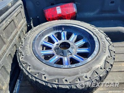 Zdjęcie 12 z 13 samochodu: 2017 CHEVROLET SILVERADO K1500 LT VIN:3GCUKREC5HG105689 - miniatura