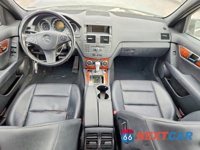 Zdjęcie 8 z 12 samochodu: 2011 MERCEDES-BENZ C 300 4MATIC VIN:WDDGF8BBXBR174091 - miniatura