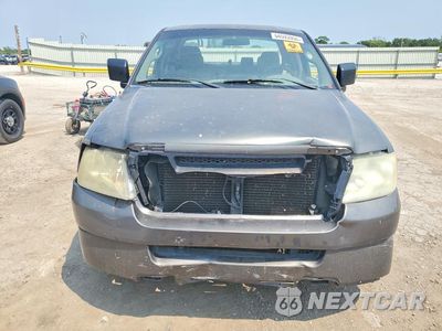 Piąte zdjęcie samochodu w środku: 2004 FORD F150 VIN:1FTRX12W94NC11152 - miniatura