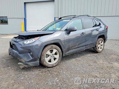 2021 TOYOTA RAV4 XLE 2T3P1RFV3MW174990 - główne zdjęcie licytacji z USA - miniatura
