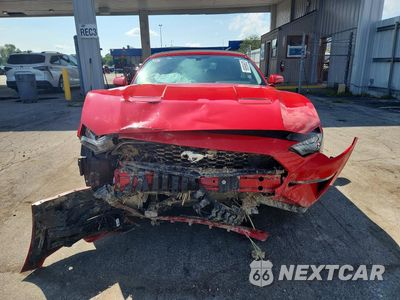 Piąte zdjęcie samochodu w środku: 2019 FORD MUSTANG VIN:1FATP8UH0K5138608 - miniatura