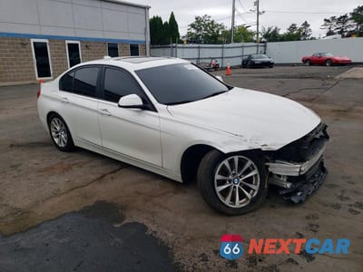 Czwarte zdjęcie samochodu z boku: 2017 BMW 320 XI VIN:WBA8E5G58HNU22371 - miniatura