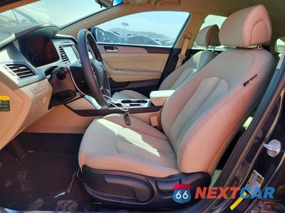 Zdjęcie 7 z 12 samochodu: 2017 HYUNDAI SONATA HYBRID SE VIN:KMHE24L36HA067779 - miniatura