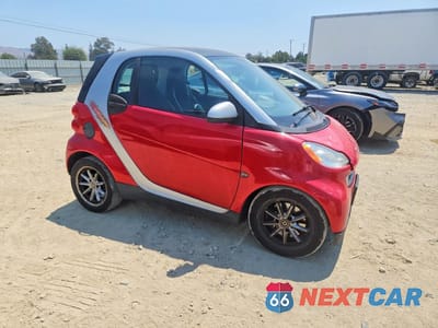 Czwarte zdjęcie samochodu z boku: 2009 SMART FORTWO PURE VIN:WMEEJ31X09K295118 - miniatura