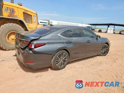 Trzecie zdjęcie samochodu z tyłu: 2025 LEXUS ES 350 BASE VIN:58ADZ1B16SU193841 - miniatura