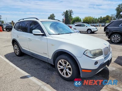 Czwarte zdjęcie samochodu z boku: 2010 BMW X3 XDRIVE30I VIN:WBXPC9C49AWJ35018 - miniatura