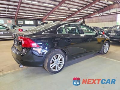 Trzecie zdjęcie samochodu z tyłu: 2013 VOLVO S60 T5 VIN:YV1612FH3D2171054 - miniatura