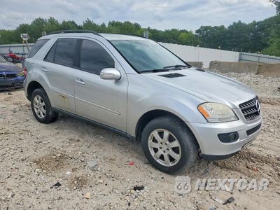 Czwarte zdjęcie samochodu z boku: 2007 MERCEDES-BENZ ML 350 VIN:4JGBB86E27A280301 - miniatura