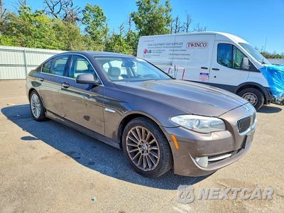 Czwarte zdjęcie samochodu z boku: 2013 BMW 535 XI VIN:WBAFU7C51DDU68006 - miniatura