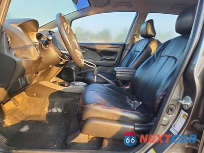 Zdjęcie 7 z 12 samochodu: 2011 HONDA FIT SPORT VIN:JHMGE8H54BC002140 - miniatura