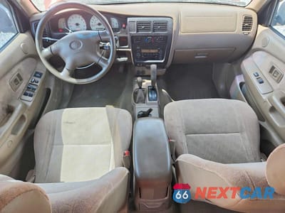 Zdjęcie 8 z 13 samochodu: 2002 TOYOTA TACOMA DOUBLE CAB VIN:5TEHN72N72Z061693 - miniatura