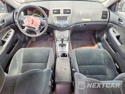Zdjęcie 8 z 12 samochodu: 2006 HONDA ACCORD EX VIN:1HGCM56756A102188 - miniatura