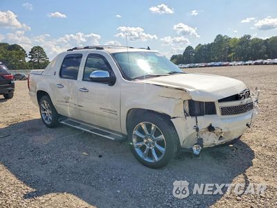 Czwarte zdjęcie samochodu z boku: 2013 CHEVROLET AVALANCHE LTZ VIN:3GNMCGE02DG257518 - miniatura