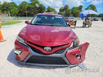 Piąte zdjęcie samochodu w środku: 2018 TOYOTA CAMRY SE VIN:4T1B11HK5JU621256 - miniatura