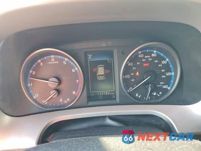 Zdjęcie 9 z 13 samochodu: 2018 TOYOTA RAV4 XLE VIN:2T3WFREV1JW443854 - miniatura