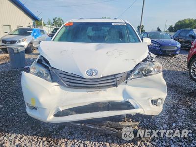 Piąte zdjęcie samochodu w środku: 2011 TOYOTA SIENNA XLE 7-PASSENGER VIN:5TDDK3DC4BS027249 - miniatura