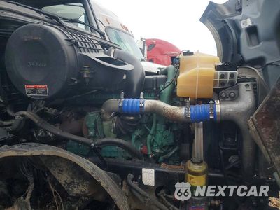 Zdjęcie 10 z 13 samochodu: 2020 VOLVO VNL SEMI TRUCK VIN:4V4NC9EH9LN263163 - miniatura