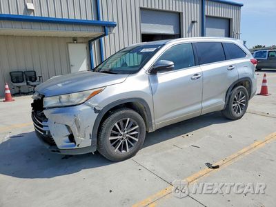 2018 TOYOTA HIGHLANDER XLE 5TDKZRFH5JS537218 - główne zdjęcie licytacji z USA - miniatura