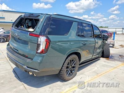 Trzecie zdjęcie samochodu z tyłu: 2025 GMC YUKON AT4 VIN:1GKS2CR86SR308905 - miniatura