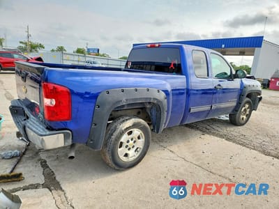 Trzecie zdjęcie samochodu z tyłu: 2013 CHEVROLET SILVERADO C1500 LT VIN:1GCRCSE0XDZ156731 - miniatura