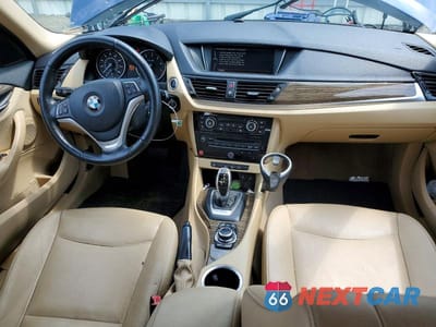 Zdjęcie 8 z 12 samochodu: 2015 BMW X1 XDRIVE28I VIN:WBAVL1C56FVY26435 - miniatura