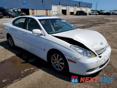 Czwarte zdjęcie samochodu z boku: 2002 LEXUS ES 300 VIN:JTHBF30G225026271 - miniatura