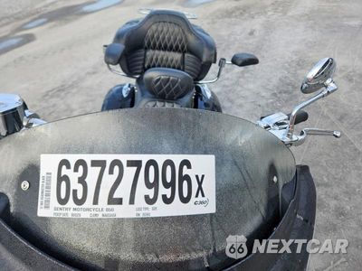 Piąte zdjęcie samochodu w środku: 2017 INDIAN MOTORCYCLE CO. ROADMASTER VIN:56KTRAAA6H3352665 - miniatura