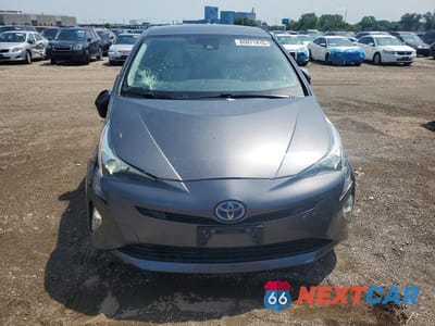 Piąte zdjęcie samochodu w środku: 2018 TOYOTA PRIUS FOUR TOURING VIN:JTDKARFU4J3059413 - miniatura