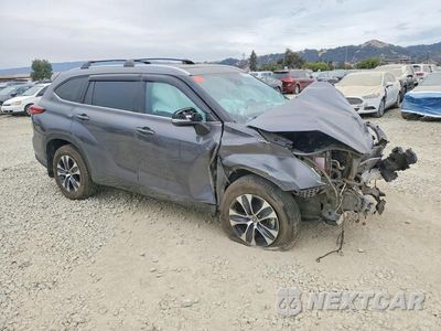 Czwarte zdjęcie samochodu z boku: 2023 TOYOTA HIGHLANDER HYBRID XLE VIN:5TDKARAH4PS524712 - miniatura