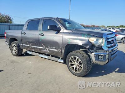 Czwarte zdjęcie samochodu z boku: 2017 TOYOTA TUNDRA CREWMAX SR5 VIN:5TFEM5F19HX121863 - miniatura