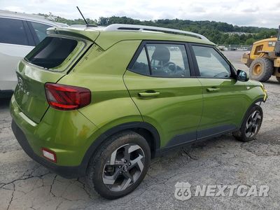 Trzecie zdjęcie samochodu z tyłu: 2024 HYUNDAI VENUE SEL VIN:KMHRC8A35RU317490 - miniatura
