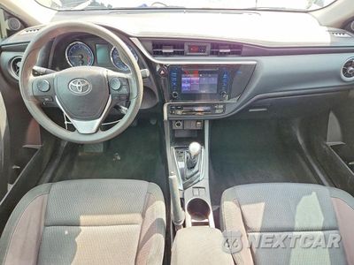 Zdjęcie 8 z 12 samochodu: 2018 TOYOTA COROLLA LE VIN:5YFBURHE1JP842113 - miniatura