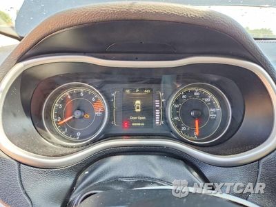 Zdjęcie 9 z 13 samochodu: 2016 JEEP CHEROKEE LATITUDE VIN:1C4PJLCB9GW230671 - miniatura