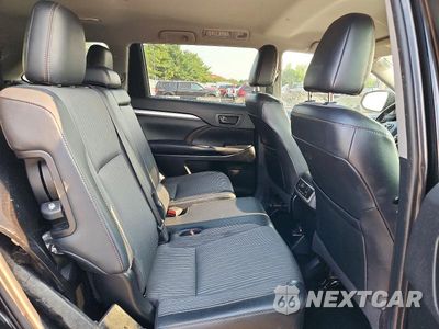 Zdjęcie 11 z 13 samochodu: 2019 TOYOTA HIGHLANDER LE PLUS VIN:5TDBZRFH4KS993275 - miniatura