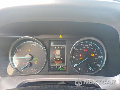 Zdjęcie 9 z 13 samochodu: 2018 TOYOTA RAV4 HV LIMITED VIN:JTMDJREV8JD182578 - miniatura