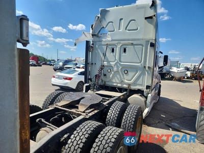 Zdjęcie 6 z 13 samochodu: 2019 FREIGHTLINER CASCADIA 126 SEMI TRUCK VIN:3AKJHHDR2KSKD1187 - miniatura