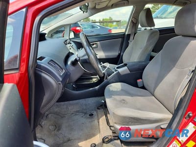 Zdjęcie 7 z 12 samochodu: 2015 TOYOTA PRIUS TWO VIN:JTDKN3DU4F1878333 - miniatura