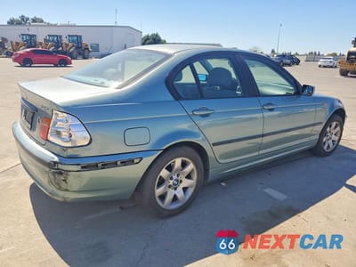Trzecie zdjęcie samochodu z tyłu: 2002 BMW 325 I VIN:WBAEV33462KL58392 - miniatura