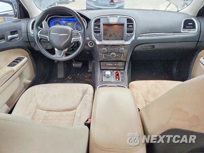 Zdjęcie 8 z 12 samochodu: 2015 CHRYSLER 300 LIMITED VIN:2C3CCAAG4FH848817 - miniatura