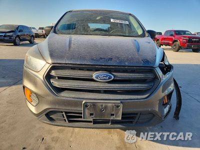 Piąte zdjęcie samochodu w środku: 2019 FORD ESCAPE S VIN:1FMCU0F70KUB00970 - miniatura