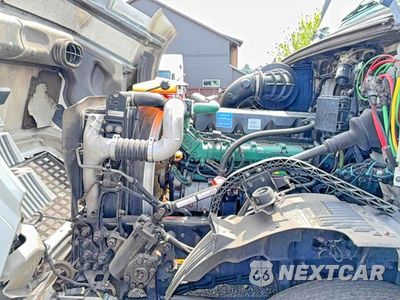 Zdjęcie 12 z 14 samochodu: 2013 VOLVO VN VNL TRUCK CHASSIS TRUCK CAB AND CHASSIS VIN:4V4NC9EHXDN136441 - miniatura
