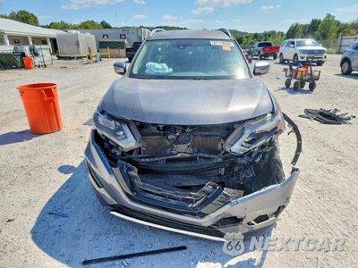 Piąte zdjęcie samochodu w środku: 2019 NISSAN ROGUE SV VIN:KNMAT2MTXKP550215 - miniatura