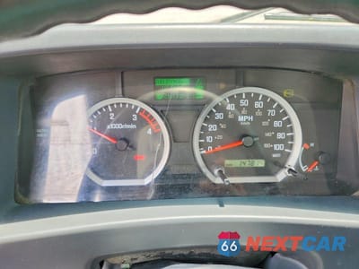 Zdjęcie 9 z 13 samochodu: 2012 ISUZU NPR HD VIN:JALC4W165C7000402 - miniatura