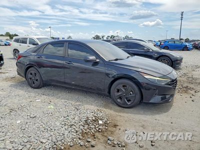 Czwarte zdjęcie samochodu z boku: 2022 HYUNDAI ELANTRA SEL VIN:5NPLS4AG0NH059022 - miniatura