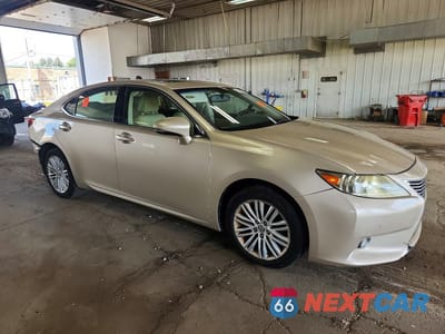Czwarte zdjęcie samochodu z boku: 2013 LEXUS ES 350 VIN:JTHBK1GGXD2077754 - miniatura