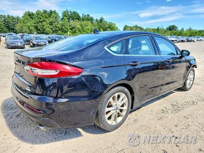 Trzecie zdjęcie samochodu z tyłu: 2019 FORD FUSION SE VIN:3FA6P0HDXKR125478 - miniatura