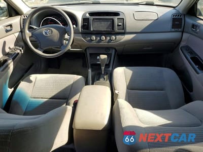 Zdjęcie 8 z 13 samochodu: 2005 TOYOTA CAMRY LE VIN:4T1BE32KX5U972081 - miniatura