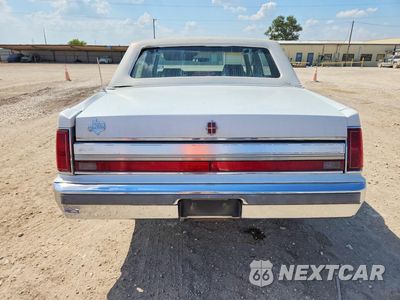 Zdjęcie 6 z 12 samochodu: 1988 LINCOLN TOWN CAR VIN:1LNBM81F9JY658834 - miniatura