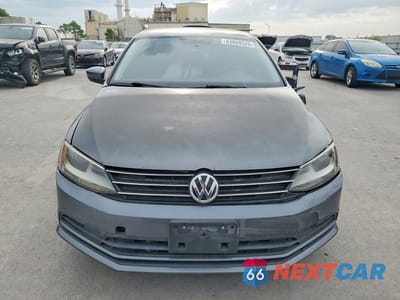 Piąte zdjęcie samochodu w środku: 2017 VOLKSWAGEN JETTA S VIN:3VW2B7AJ3HM317960 - miniatura