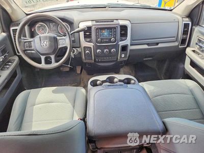 Zdjęcie 8 z 13 samochodu: 2016 RAM 2500 SLT VIN:3C6UR5DL3GG198868 - miniatura